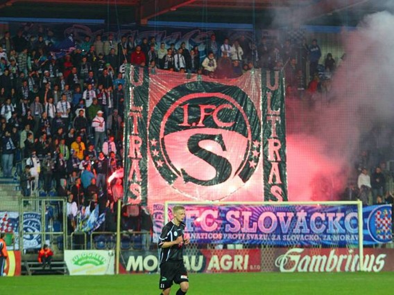 images/clanky/slovacko-hradec-pyro.jpg